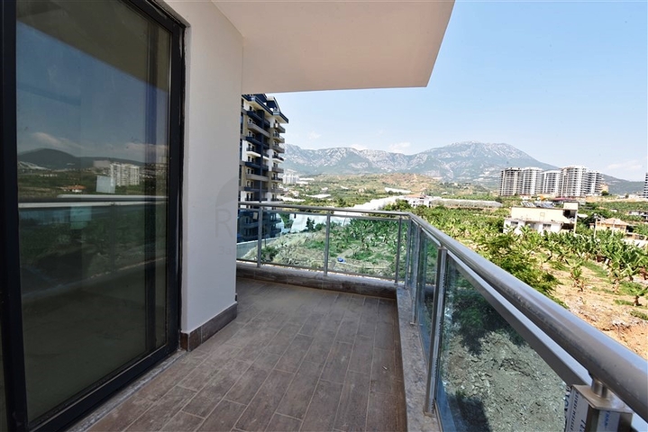 One-bedroom apartment with panoramic mountain views in the Mahmutlar area