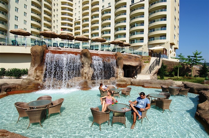 2+1 apartment in a hotel-type complex in Kargicak