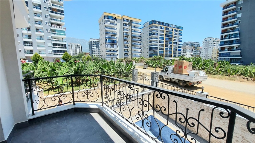 1+1 apartment in Mahmutlar district 