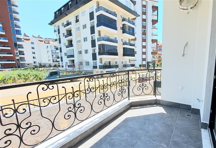 1+1 apartment in Mahmutlar district 