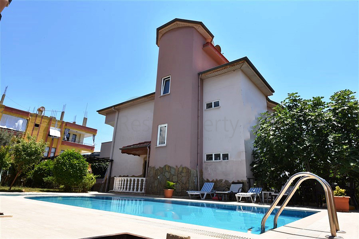 Villa overlooking the Mediterranean Sea in Demirtas area