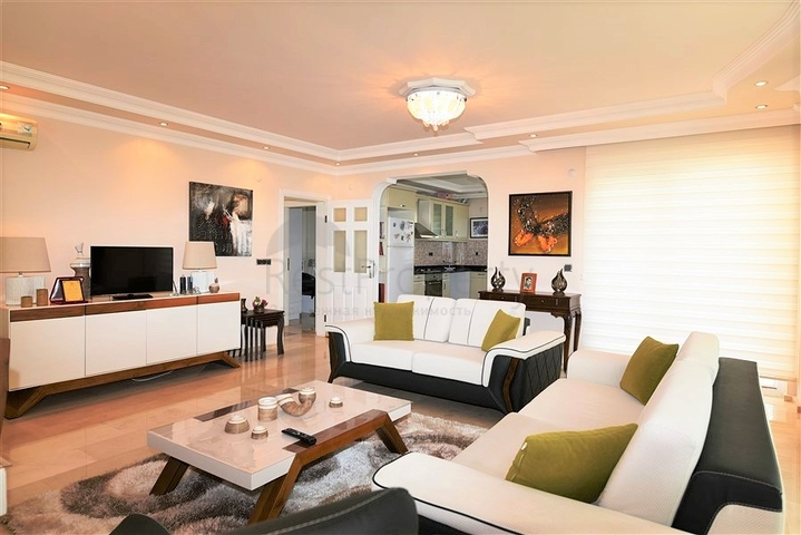 Villa overlooking the Mediterranean Sea in Demirtas area