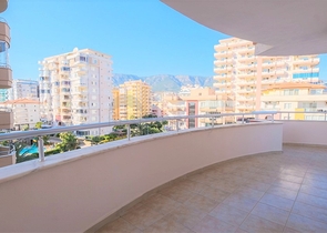 Apartment with a large area in Mahmutlar