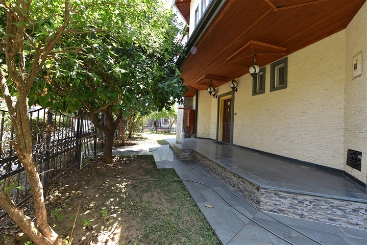 Spacious 7+1 villa in Kestel area