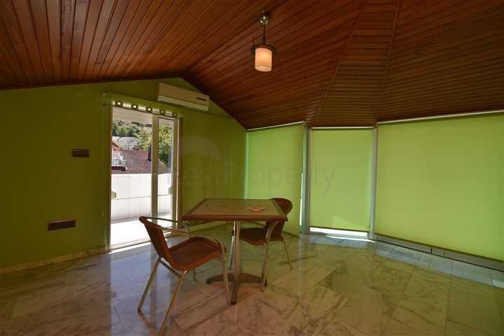 Spacious 7+1 villa in Kestel area