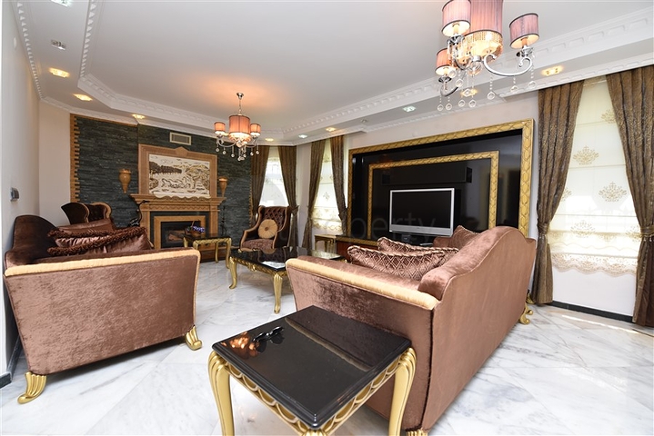 Spacious 7+1 villa in Kestel area