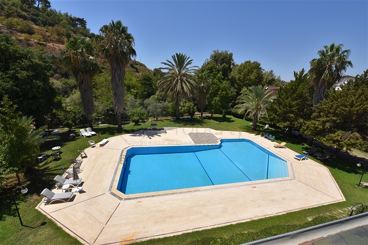 Spacious 7+1 villa in Kestel area