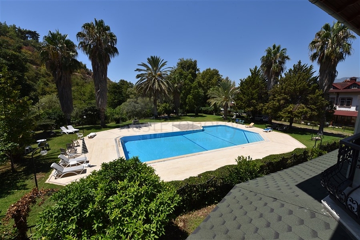 Spacious 7+1 villa in Kestel area