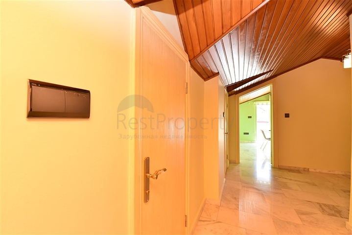 Spacious 7+1 villa in Kestel area