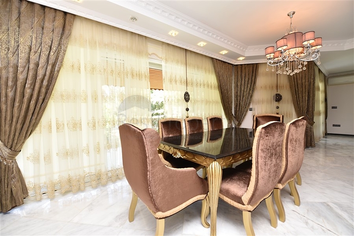 Spacious 7+1 villa in Kestel area