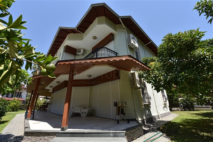 Spacious 7+1 villa in Kestel area