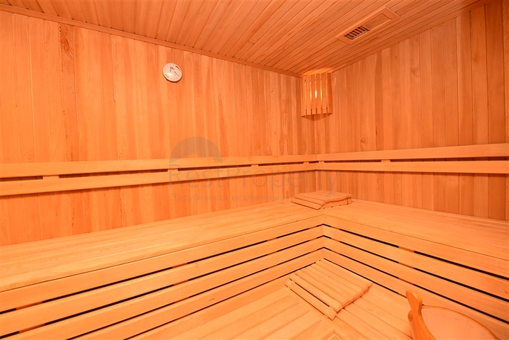 Spacious 7+1 villa in Kestel area