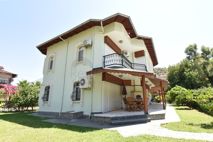 Spacious 7+1 villa in Kestel area
