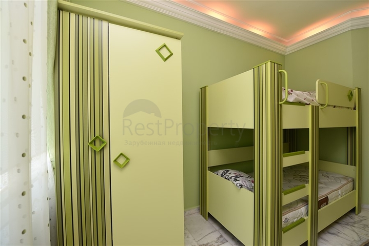 Spacious 7+1 villa in Kestel area