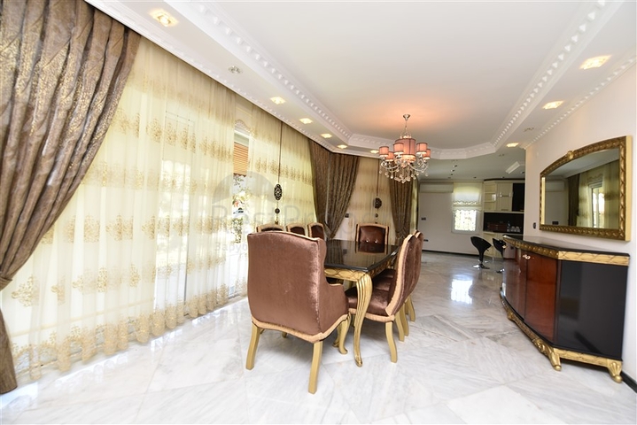 Spacious 7+1 villa in Kestel area