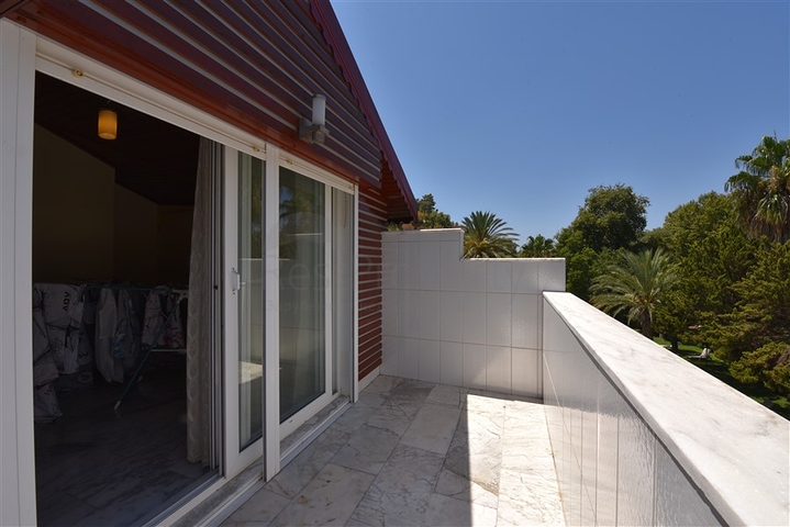 Spacious 7+1 villa in Kestel area