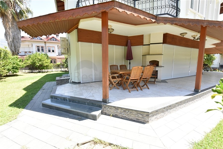 Spacious 7+1 villa in Kestel area