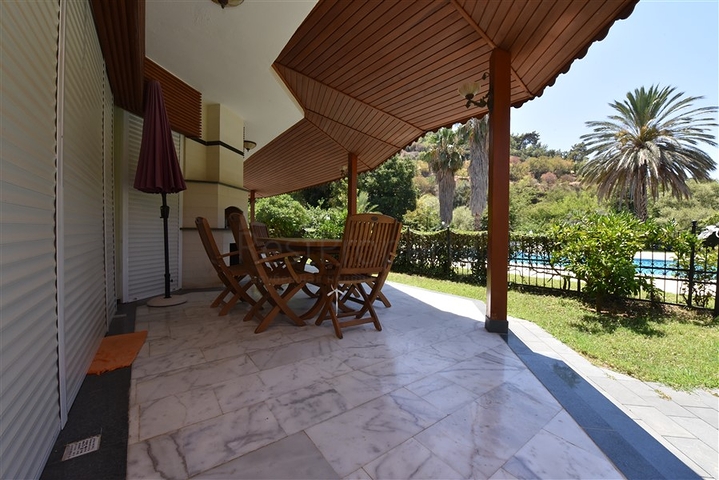 Spacious 7+1 villa in Kestel area