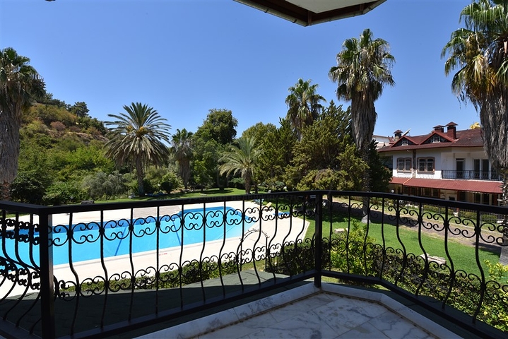 Spacious 7+1 villa in Kestel area