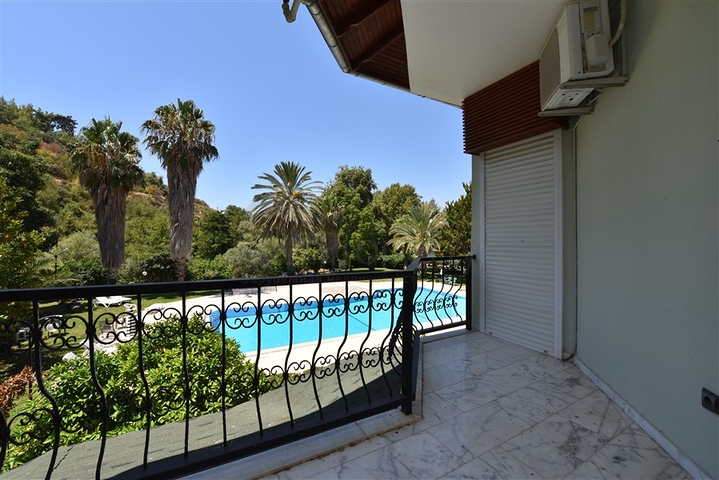 Spacious 7+1 villa in Kestel area