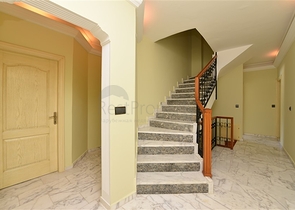 Spacious 7+1 villa in Kestel area