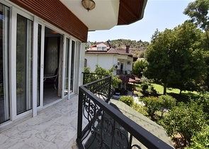 Spacious 7+1 villa in Kestel area
