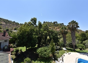 Spacious 7+1 villa in Kestel area