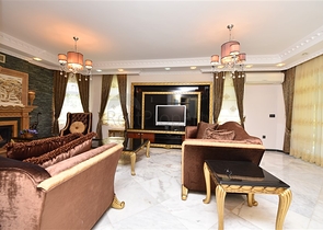 Spacious 7+1 villa in Kestel area