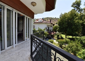 Spacious 7+1 villa in Kestel area