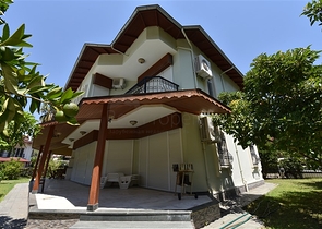 Spacious 7+1 villa in Kestel area