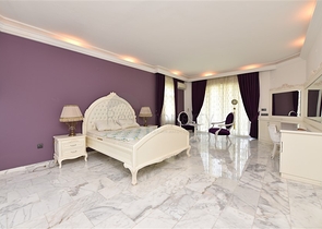 Spacious 7+1 villa in Kestel area