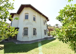 Spacious 7+1 villa in Kestel area