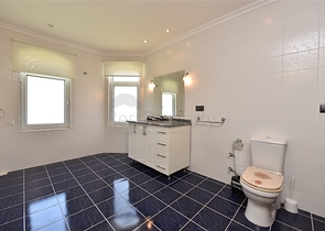 Spacious 7+1 villa in Kestel area