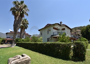 Spacious 7+1 villa in Kestel area