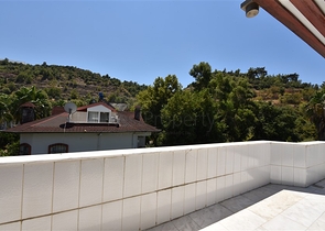 Spacious 7+1 villa in Kestel area