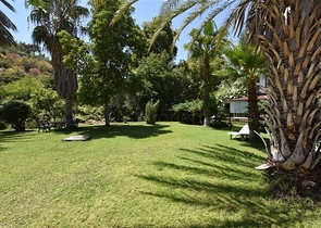 Spacious 7+1 villa in Kestel area