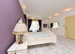 Spacious 7+1 villa in Kestel area