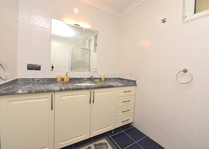 Spacious 7+1 villa in Kestel area