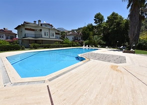 Spacious 7+1 villa in Kestel area