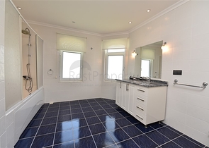 Spacious 7+1 villa in Kestel area