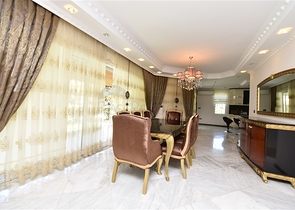 Spacious 7+1 villa in Kestel area