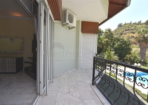 Spacious 7+1 villa in Kestel area