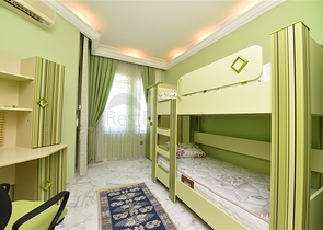 Spacious 7+1 villa in Kestel area