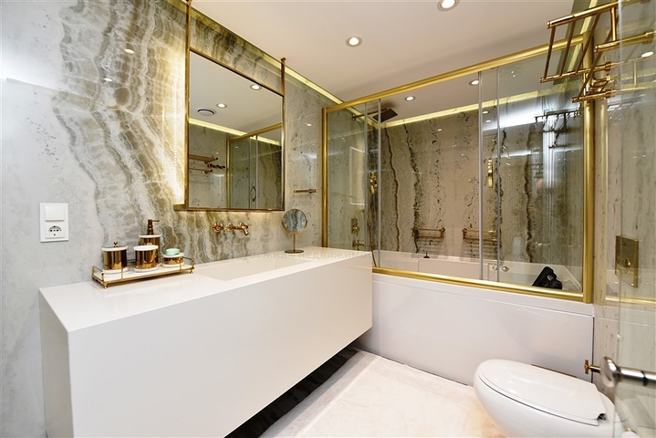 Rare in The Market - Beachfront luxury apt - 4 bedroom - Alanya Center 