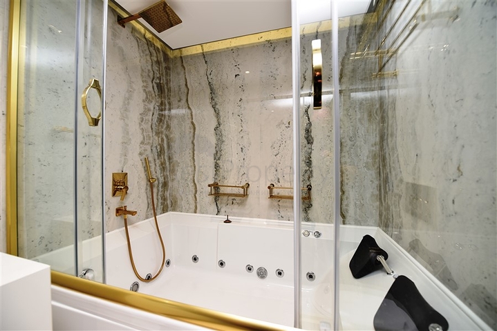 Rare in The Market - Beachfront luxury apt - 4 bedroom - Alanya Center 