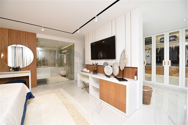 Rare in The Market - Beachfront luxury apt - 4 bedroom - Alanya Center 