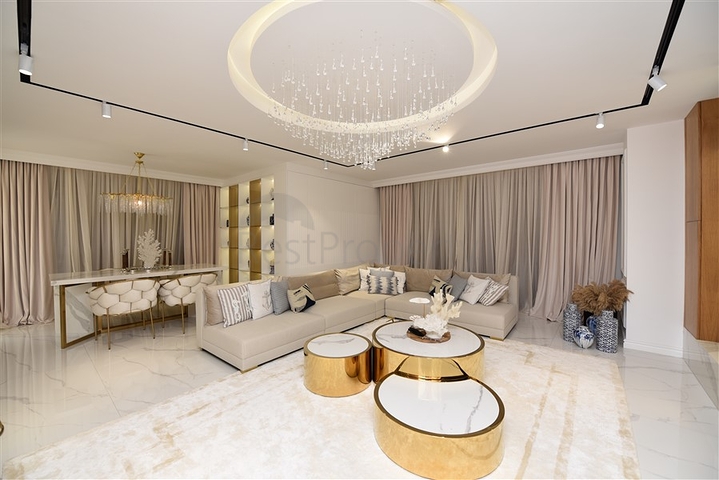 Rare in The Market - Beachfront luxury apt - 4 bedroom - Alanya Center 