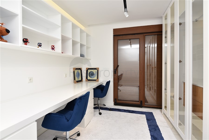 Rare in The Market - Beachfront luxury apt - 4 bedroom - Alanya Center 