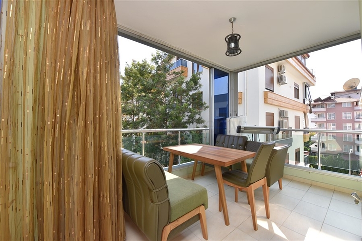 3+1 apartment near the sea in the center of Alanya