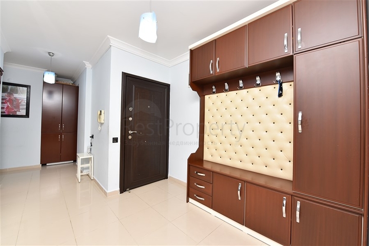 3+1 apartment near the sea in the center of Alanya